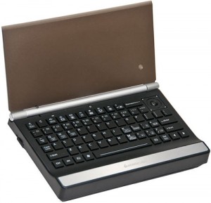 iogear-mini-wireless-keyboard-opened