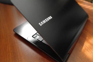 Samsung Series 9 900X3A-A01CA Laptop 