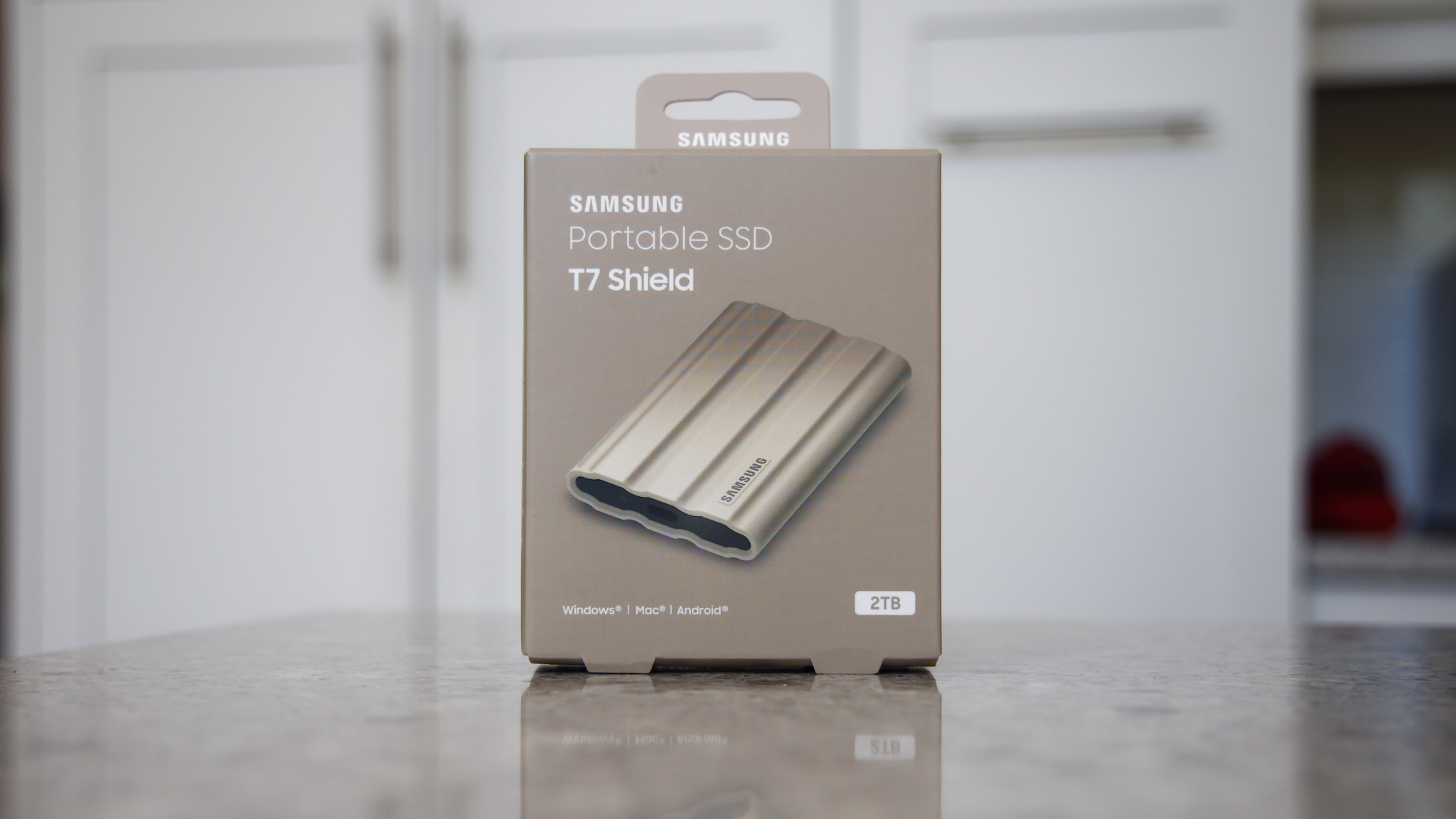 Portable SSD T7 Shield USB 3.2 2TB (Black)