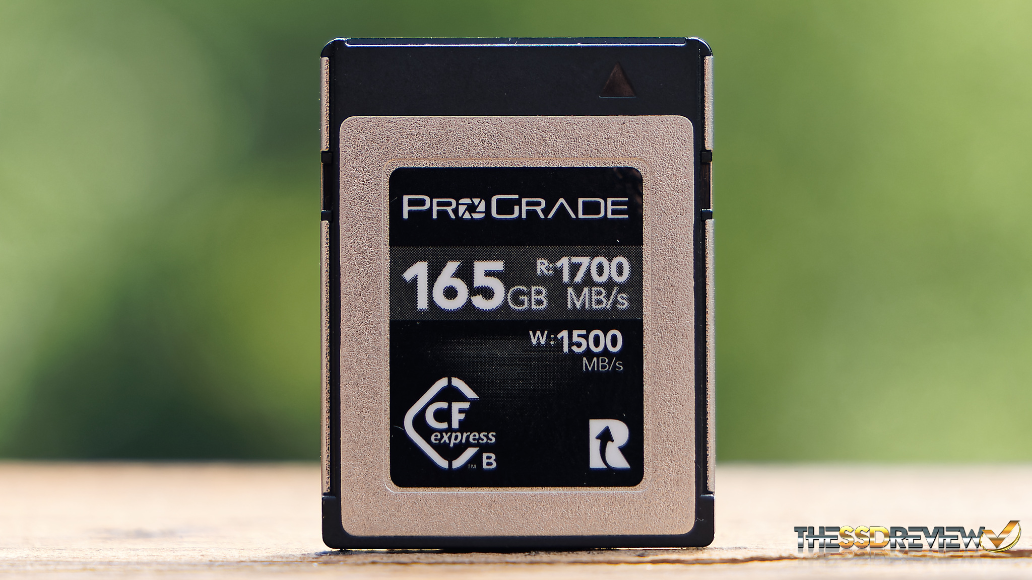 PROGRADE CFxpressカード　COBALT 325GB+純正バッテリ